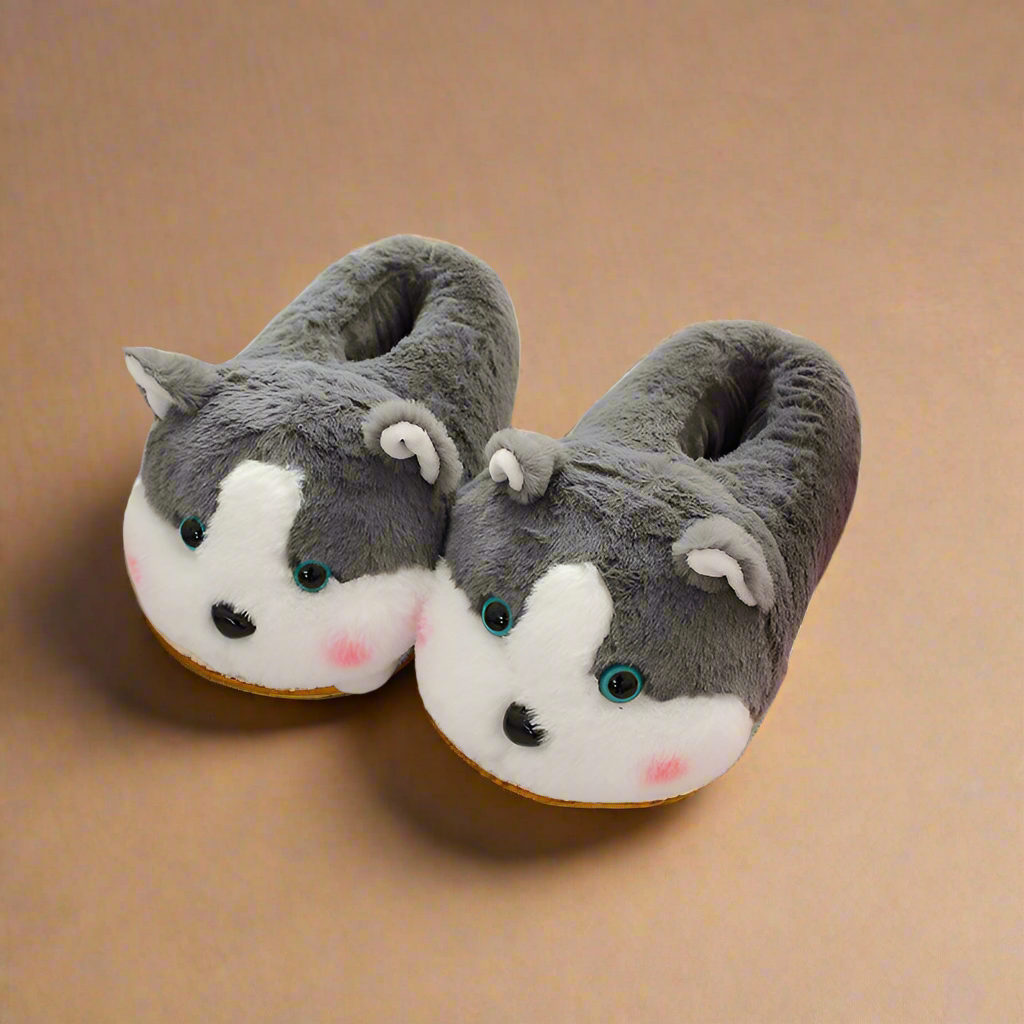 Warm wolf-shaped slippers with soft gray plush, featuring 3D ears and snout, designed for cozy comfort and style.